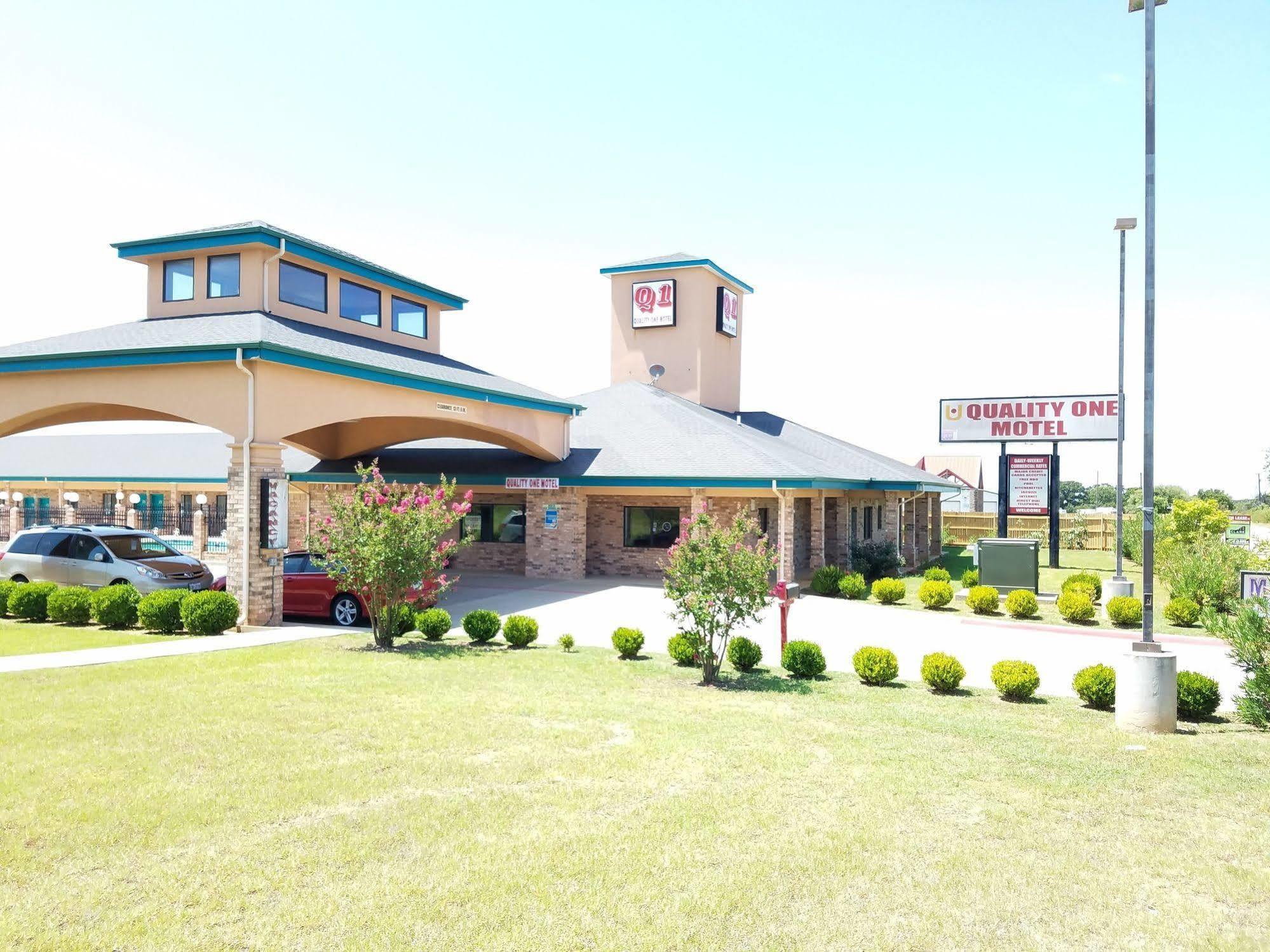 Quality One Motel Уэтерфорд Экстерьер фото