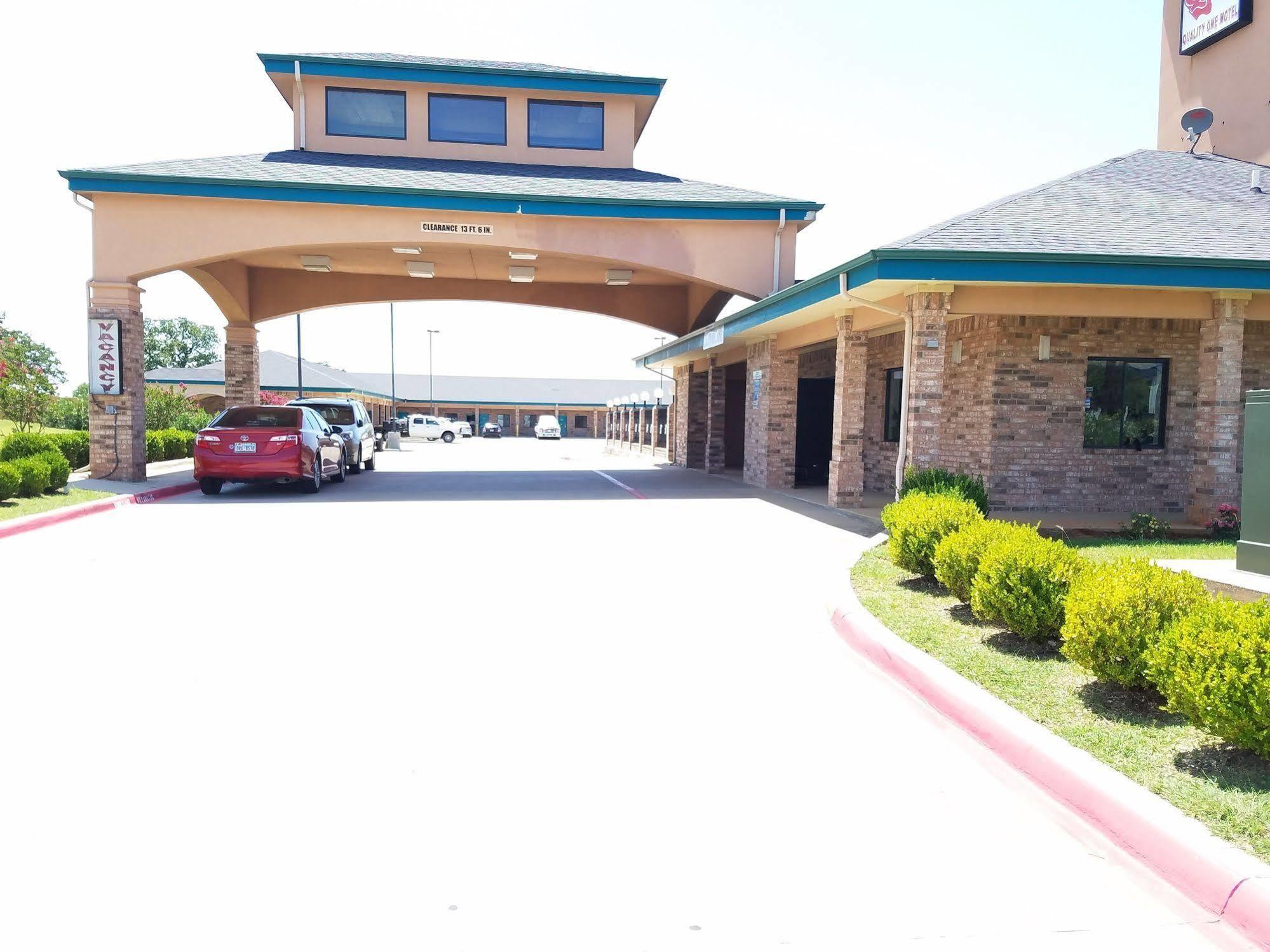 Quality One Motel Уэтерфорд Экстерьер фото